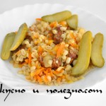 Говядина с перловкой и овощами в горшочке